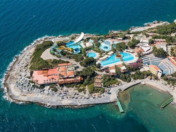 با اقامت در این 5 هتل کوش آداسی سفر به ترکیه بی نظیر می شود!