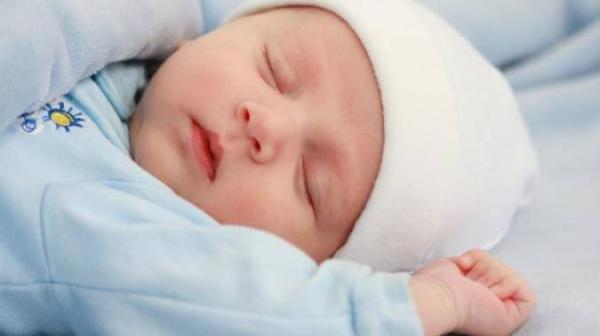 دلیل ناله نوزاد در خواب چیست؟